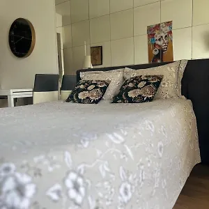 https://studio-trocadro-16.fr-paris.fr
